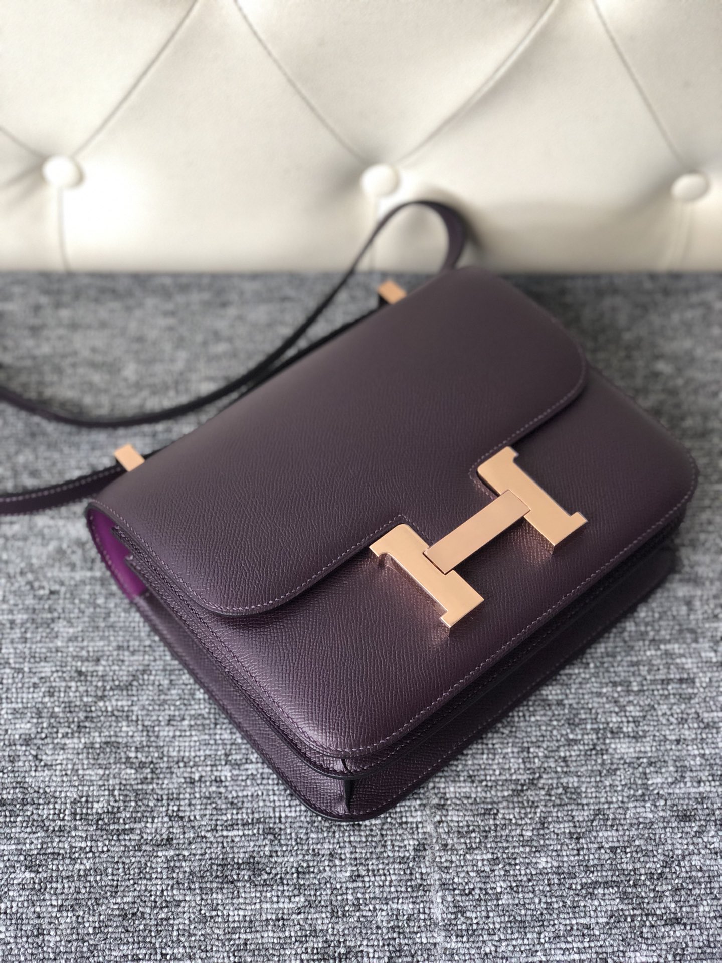 에르메스 콘스탄스24 레이즌 로즈골드 버클 앱송